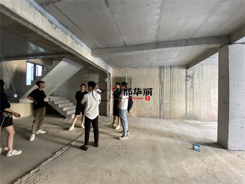 銀川裝修公司|銀川峰璽培訓(xùn)學(xué)?，F(xiàn)場(chǎng)量尺